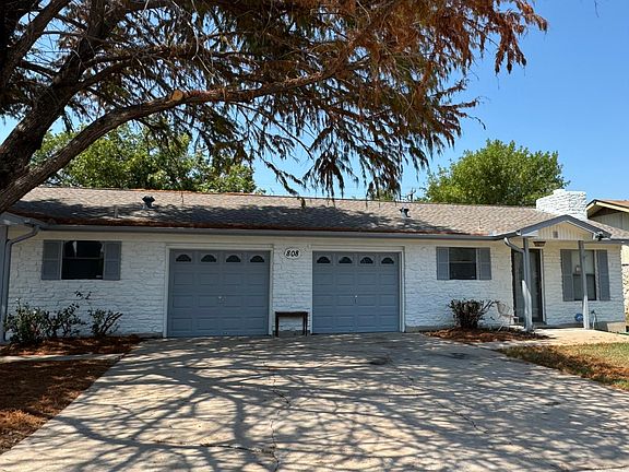 2nd image of 808 Country Aire Dr #2