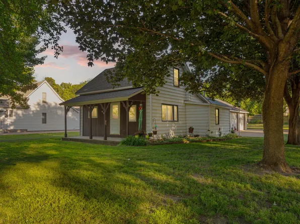 533 9th St NW, Faribault, MN 55021