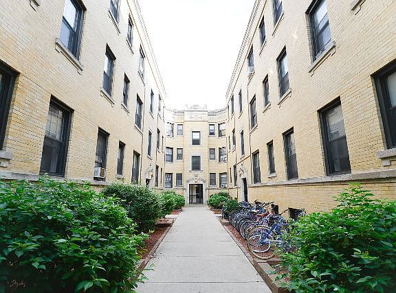 2nd image of 431 W Belden Ave C-unit 103
