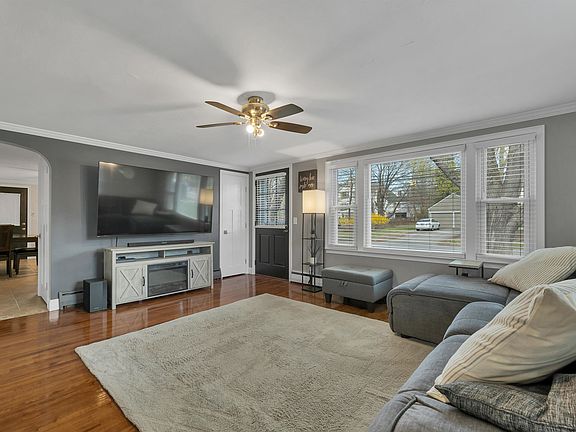 5th image of 5 Pleasant Street