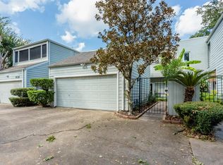 9534 Val Verde St, Houston, TX 77063