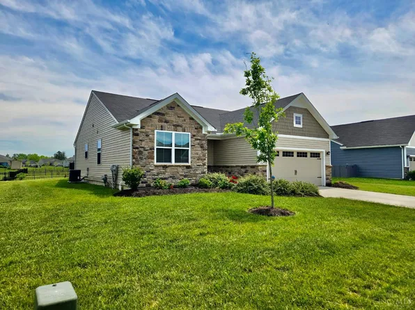 5588 Woodcreek Dr, Middletown, OH 45042