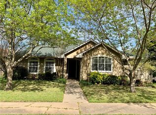 809 Prairie Ave, Cleburne, TX 76033