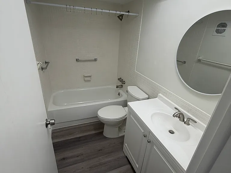 1221 Drew St #D1 — Photo 3