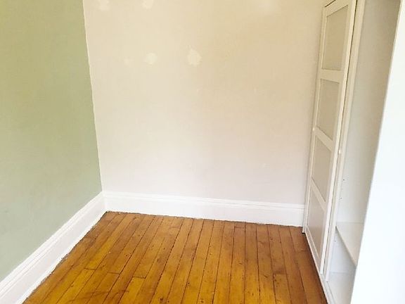 3rd image of 12-10 Astoria Blvd #2A