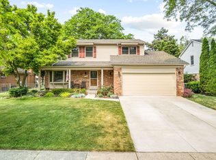 18669 Stamford St, Livonia, MI 48152