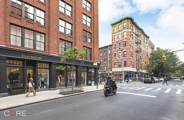 Rented by Compass | media 25