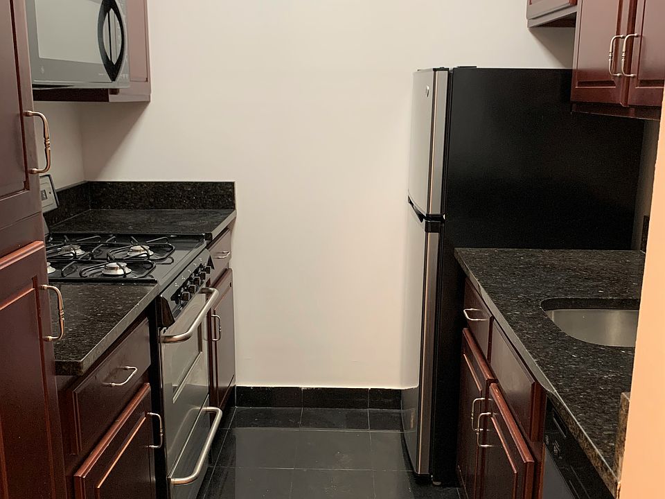 1st image of 137 W 82nd St APT 3B