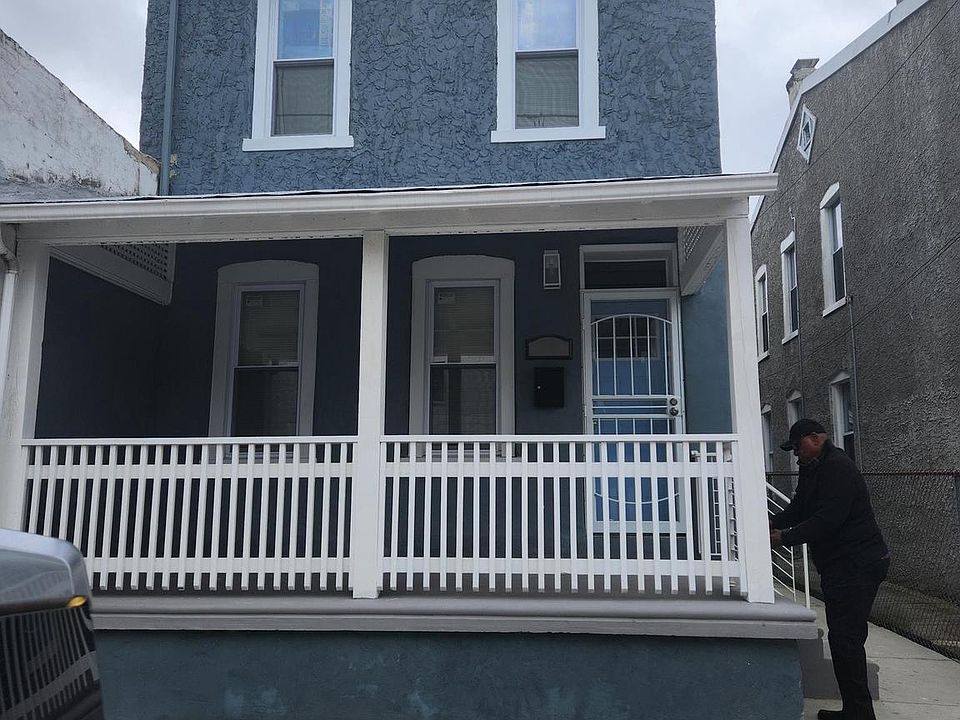 1st image of 402 W Queen Ln