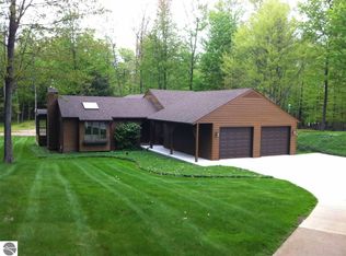 220 W Deerfield Rd, Mount Pleasant, MI 48858