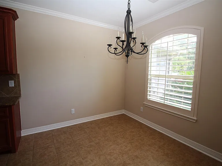 1504 Glen Oaks Dr — Photo 10