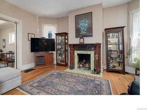 4th image of 42 Orton Pl