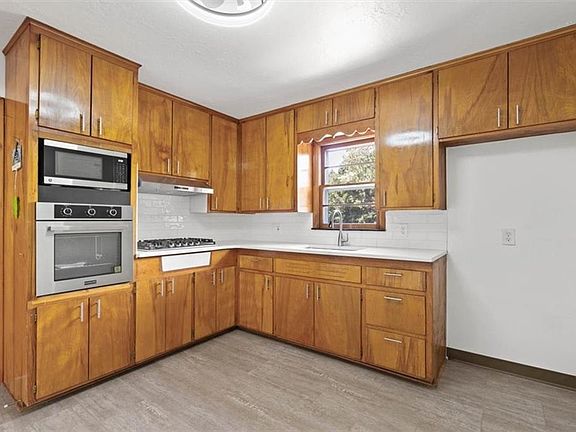 5th image of 4850 Wood Ave