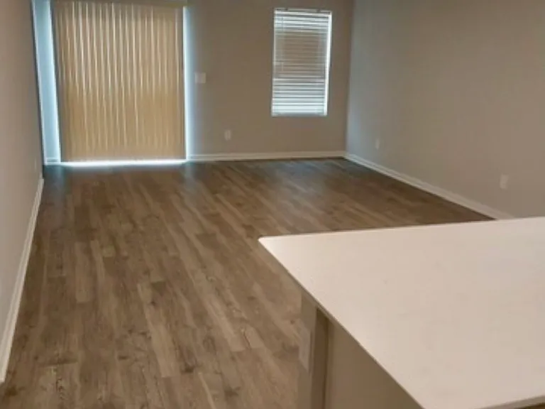 1409 Prescott Ln — Photo 12