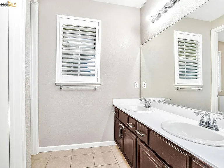 1354 Portofino Dr — Photo 16
