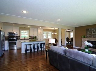 6908 Rosemary Rd, Eden Prairie, MN 55346