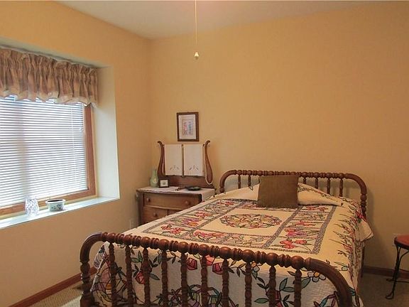 5th image of 413 Coventry Ct