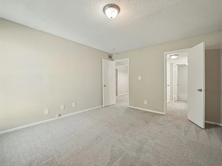 Hills at Hoover Apartments — Photo 10