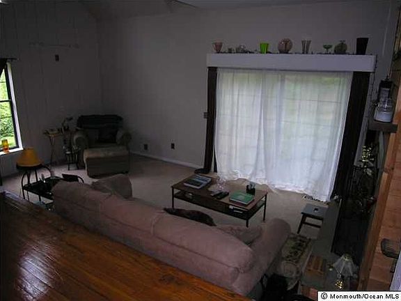 3rd image of 13 Barnes Ln