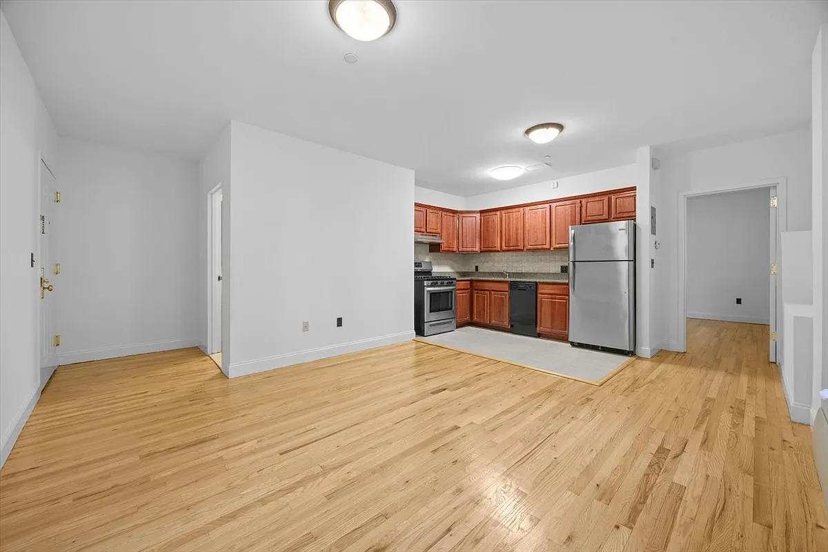 598 President Street — Photo 2