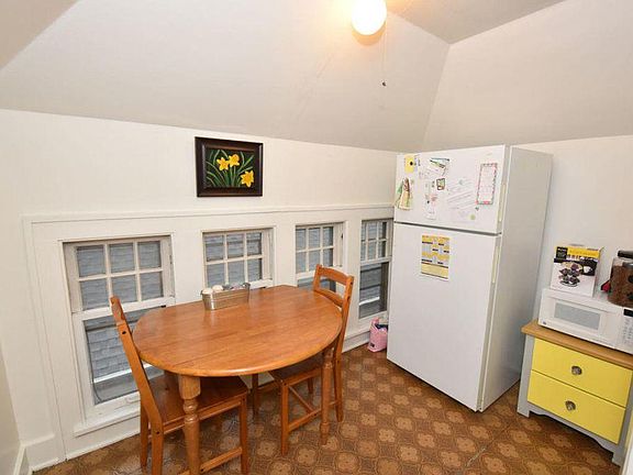 5th image of 3915 N Farwell Ave #A