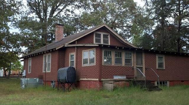 2nd image of 406 Keck Rd