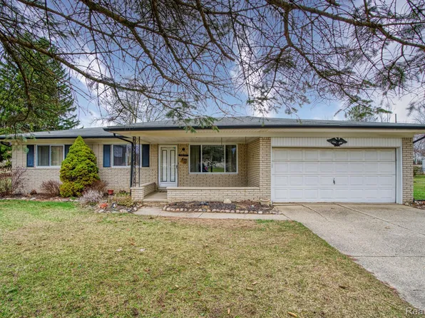 1821 Abbotsford Dr, Troy, MI 48085