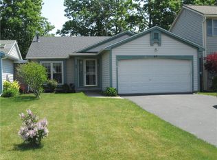 40 Atwood Dr, Rochester, NY 14606