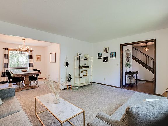 5th image of 2565 Bayberry Ave