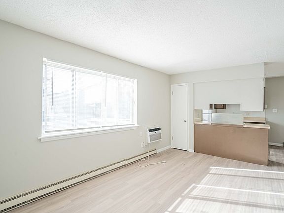 3rd image of 115 E 16th St Unit 1
