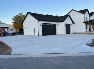 363 E Holdaway Ln, Vineyard, UT 84059