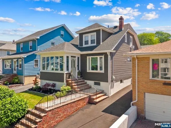 22 William St, North Arlington, NJ 07031