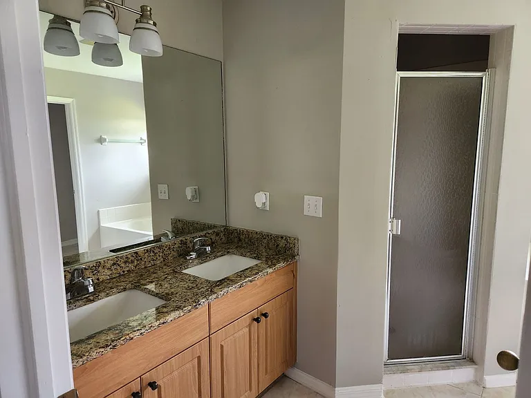 567 Charwood Ave S — Photo 10