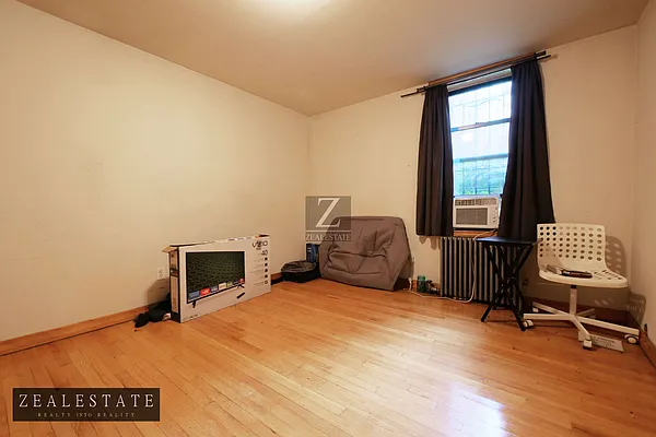 Rented by ZealEstate Group Inc | media 42