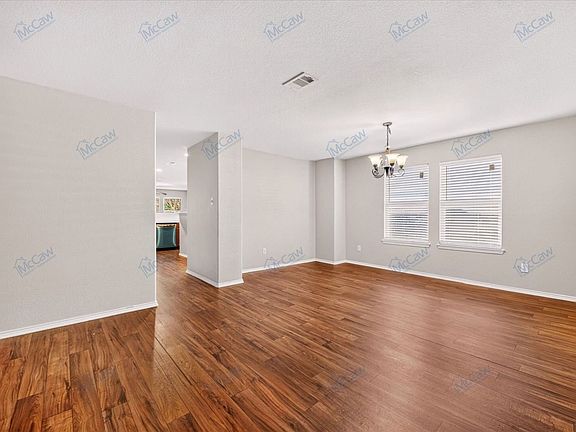 4th image of 2425 Grand Rapids Dr