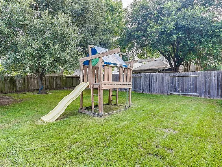 3026 Silver Spring Trl — Photo 32