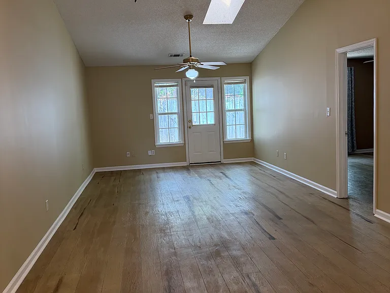 116 Shelby Dr — Photo 6