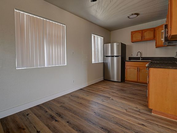 2nd image of 709 E Chestnut Ave APT 204