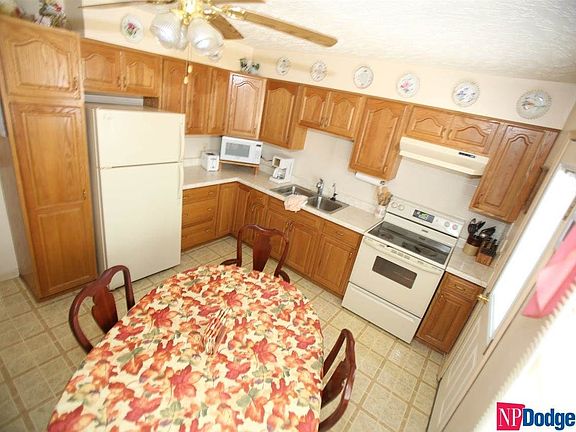 5th image of 37 Cedar Dr