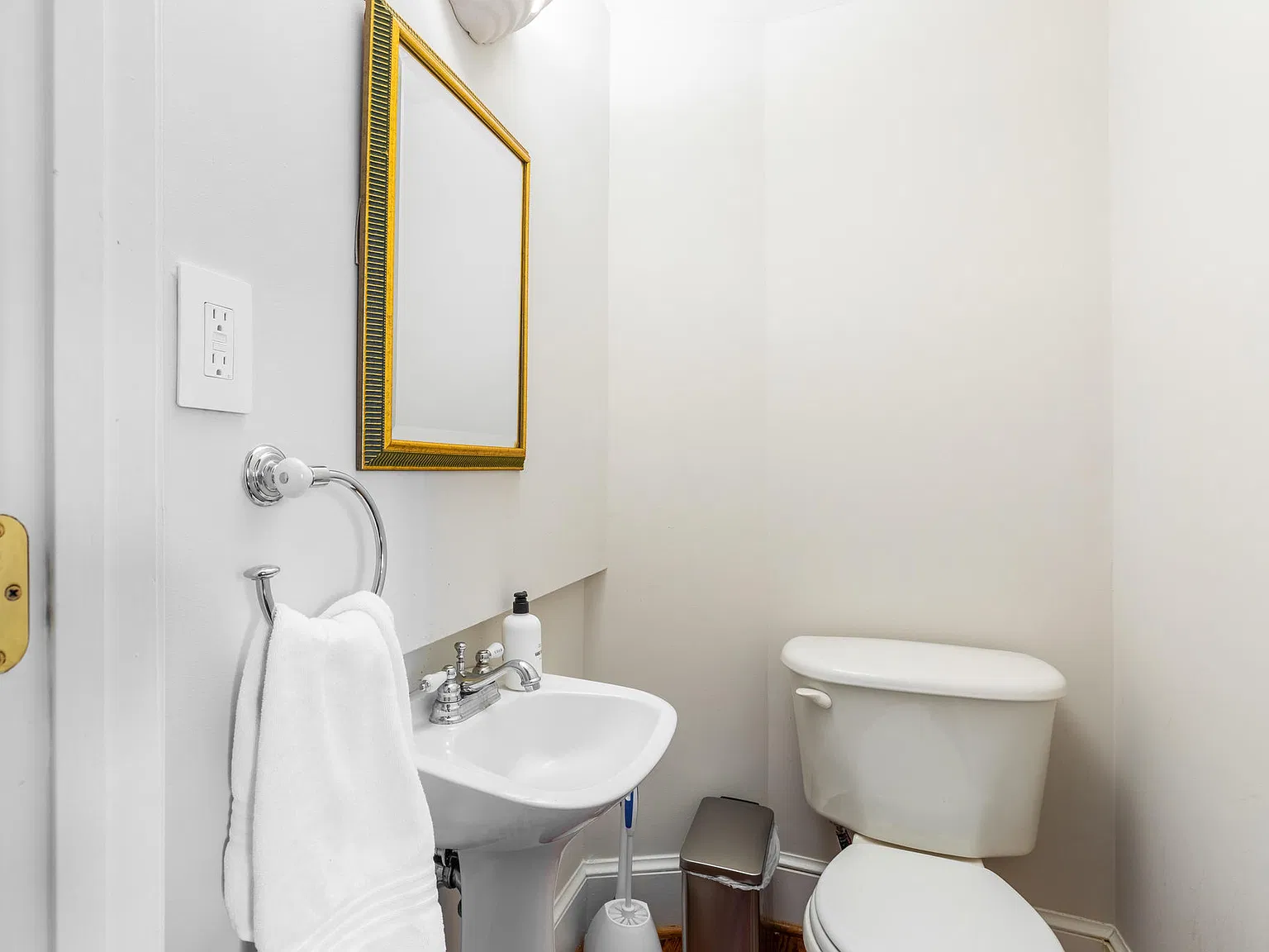 5 bed, 3000 sqft, $7,800 — Photo 3