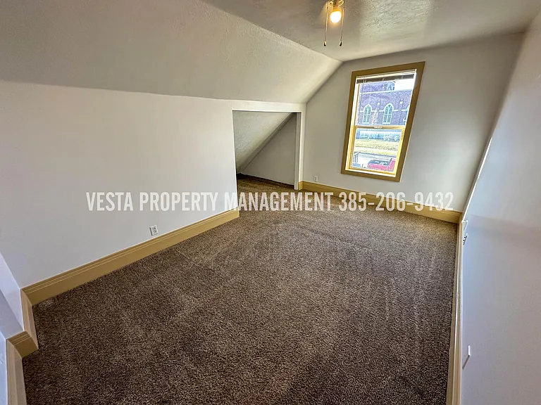572 21st St #3 — Photo 3