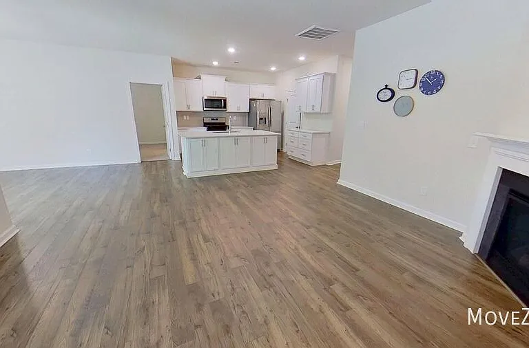 1131 Staghorn Ave — Photo 6