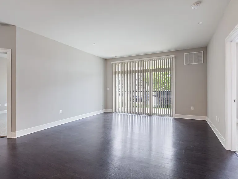 Essex Chase Apartments — Photo 19