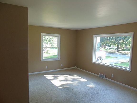 4th image of 6328 Burlington Ave