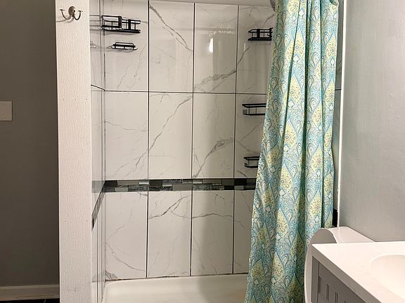 3rd image of 75 Monroe St APT 1