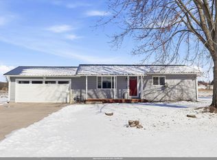 744 Twin Harbor Dr, Winneconne, WI 54986