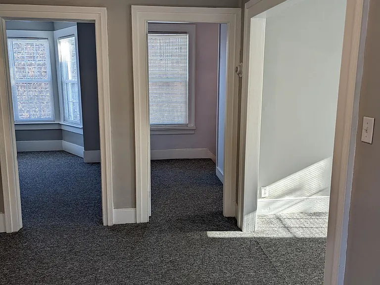 5486 Broadway St #1 — Photo 9