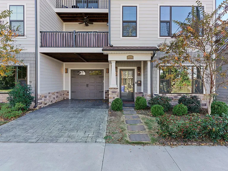 105B McCall St — Photo 3