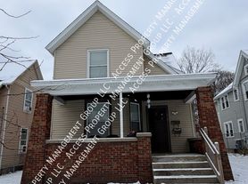 727 Union Ave SE, Grand Rapids, MI