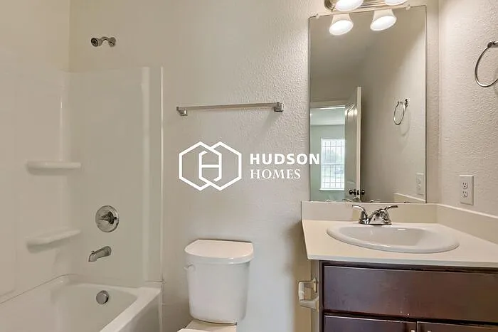311 Ferris Ave — Photo 10